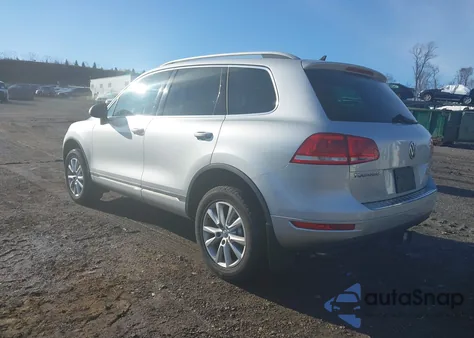 2013 Volkswagen Touareg Vr6 Sport z USA, uszkodzony, nr VIN WVGEF9BP5DD013338